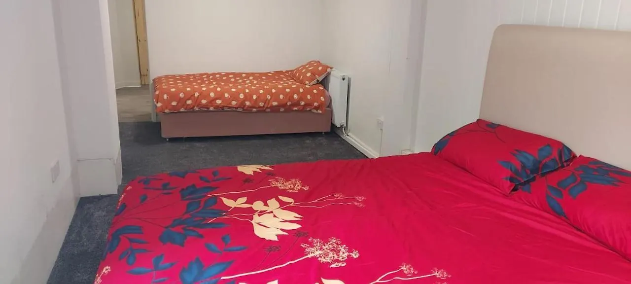 Lovely 3-Bed Apartment In Parkgate Rotherham